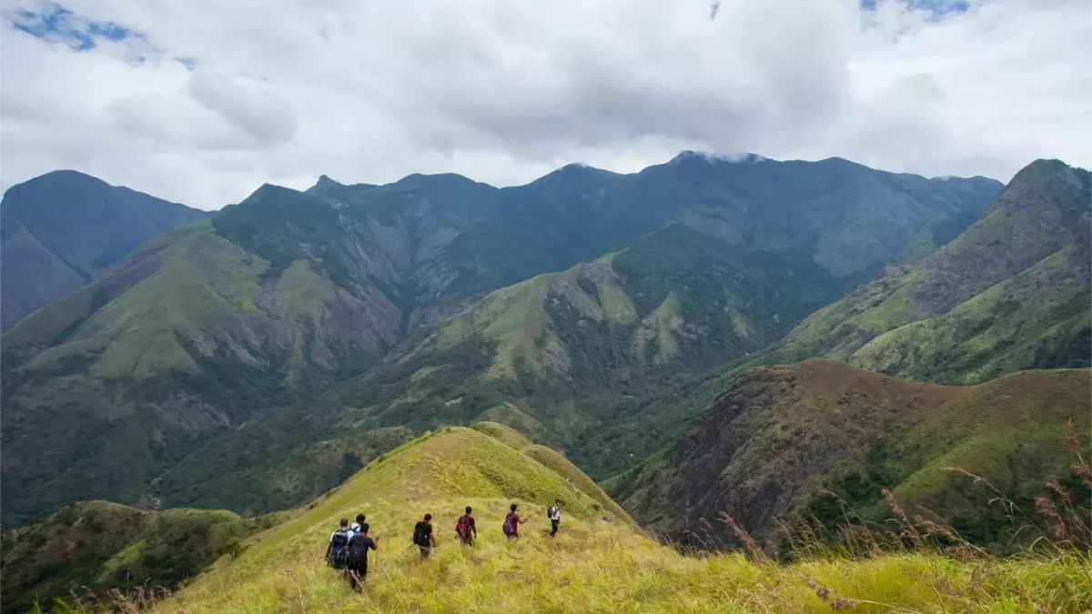 trekking-1655459054_2a21badb43fe84df3d9c.webp
